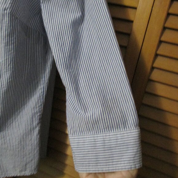 Karen Scott top chambray stripe with floral embroidery button down blouse size L - Picture 5 of 8